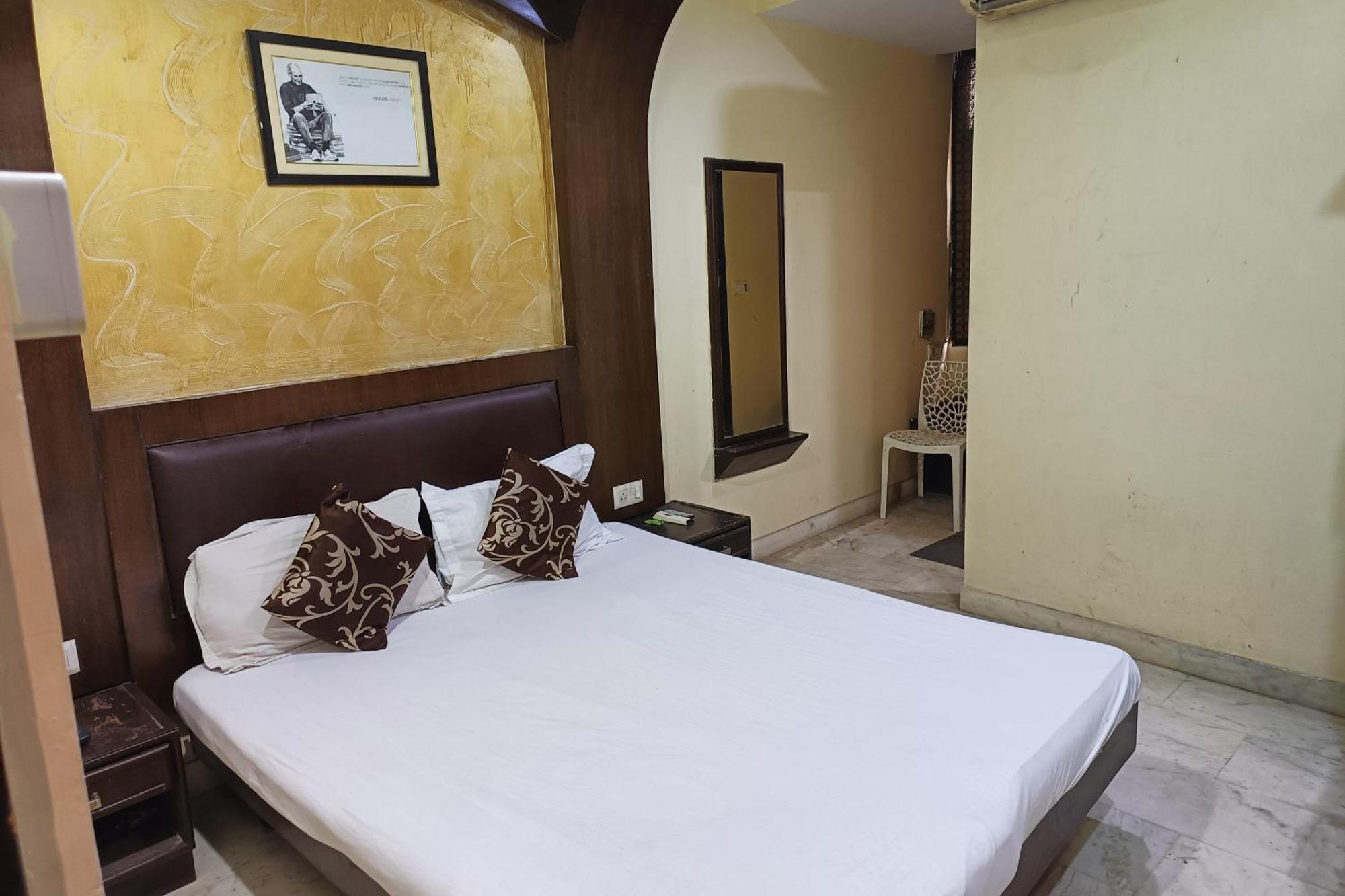 Spot Inn Hostel New Delhi Buitenkant foto