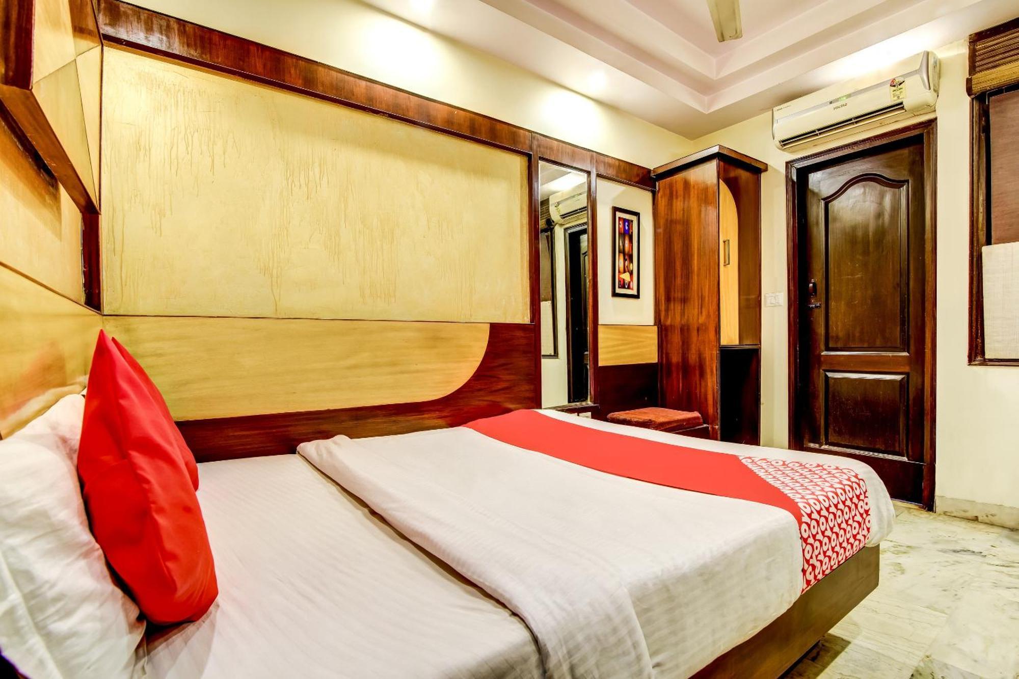 Spot Inn Hostel New Delhi Buitenkant foto