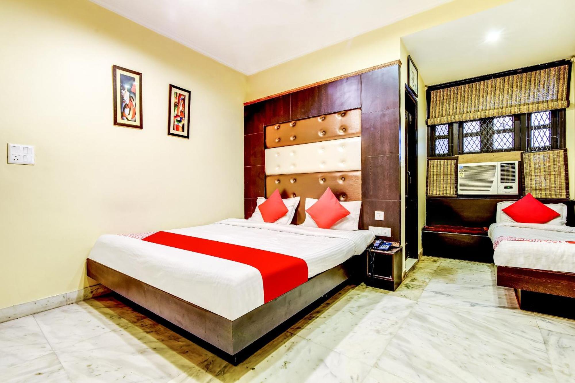 Spot Inn Hostel New Delhi Buitenkant foto