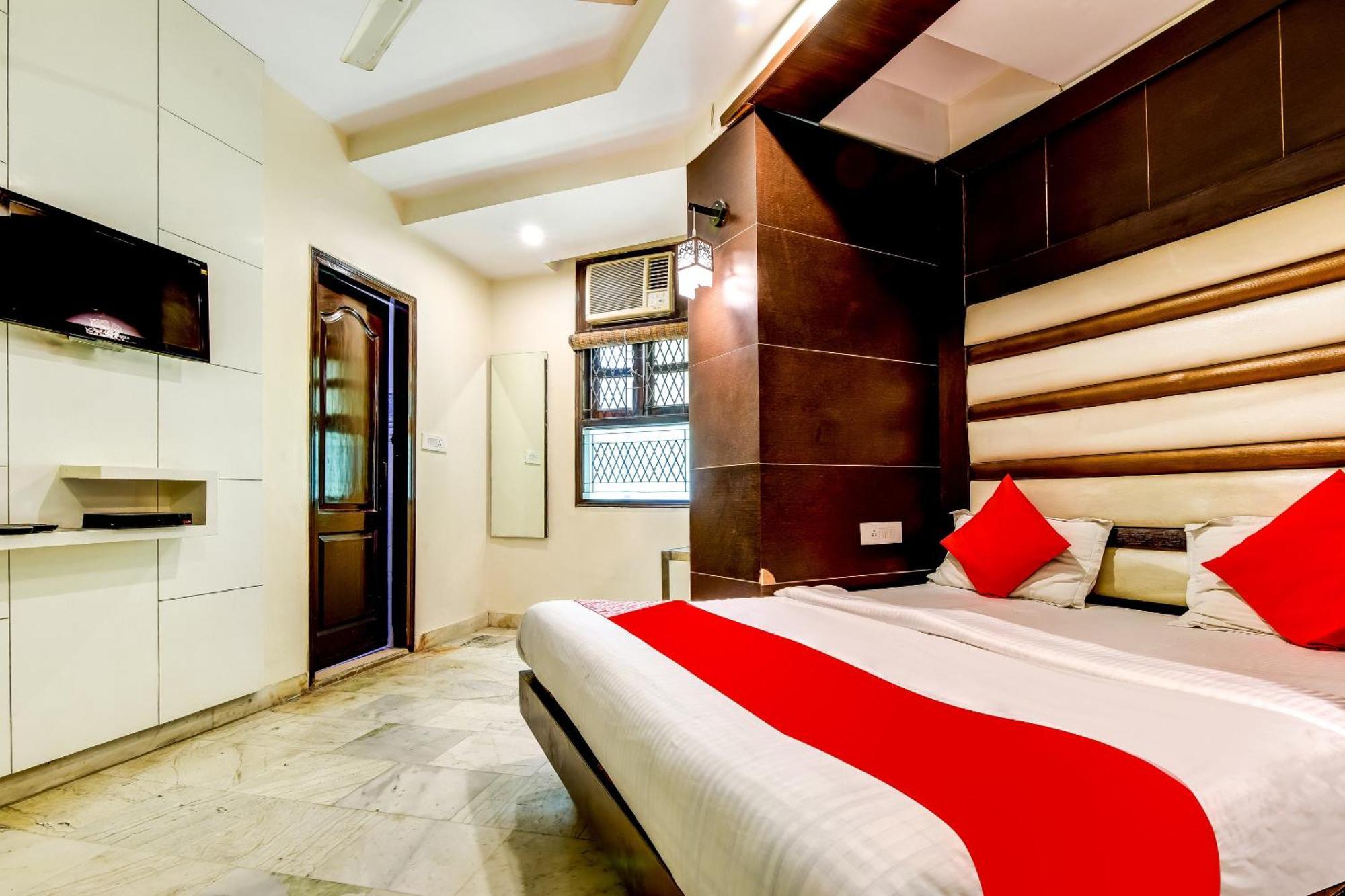 Spot Inn Hostel New Delhi Buitenkant foto