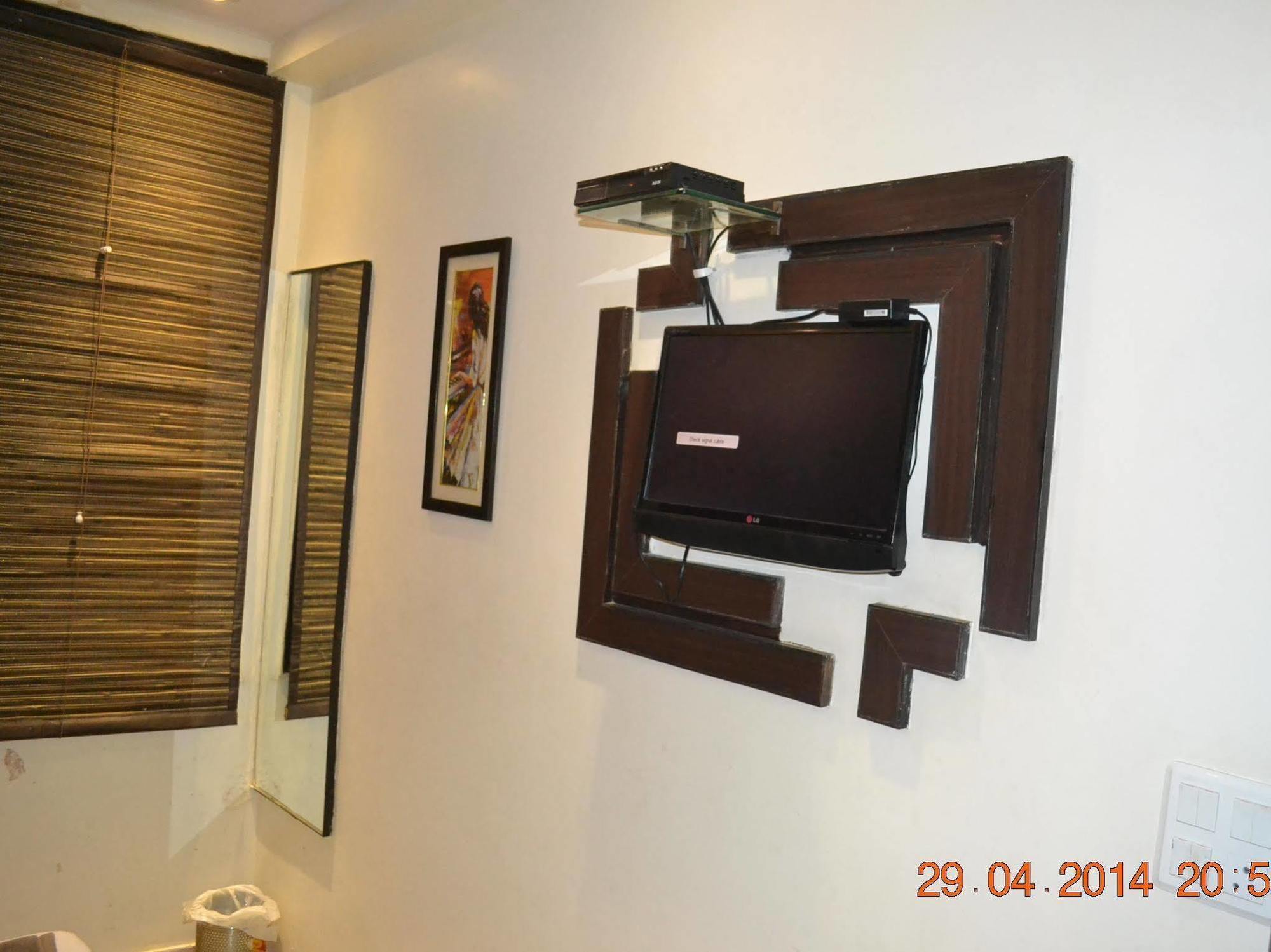 Spot Inn Hostel New Delhi Buitenkant foto